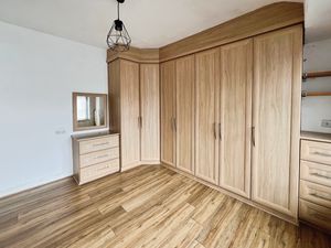 Bedroom- click for photo gallery